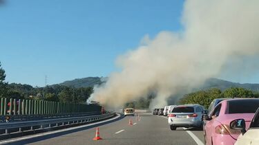 A3 cortada nos dois sentidos em Ponte de Lima devido a incêndio num camião
