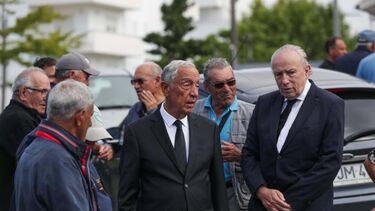 Marcelo e Santana Lopes marcam presença no funeral dos três pescadores que morreram em São Pedro de Moel