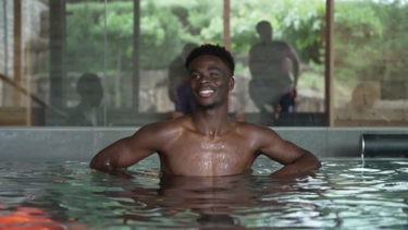 Como é que os jogadores da seleção inglesa recuperam após venceram a Suíça nos penáltis?  