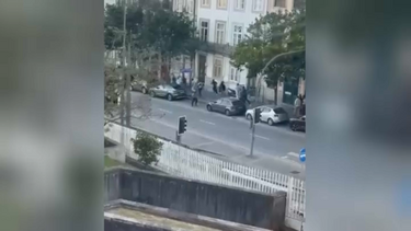 Grupo de cerca de 40 homens envolvido em rixa com paus, ferros e armas brancas no Porto