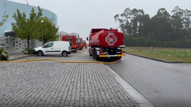 Incêndio deflagra em empresa de alumínios em Espinho