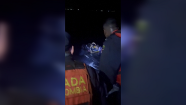 Marinha colombiana encontra grupo de migrantes à deriva no mar