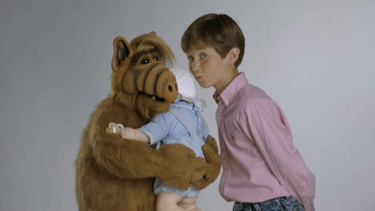 Morreu o ator Benji Gregory, conhecido pela série dos anos 80 "Alf"