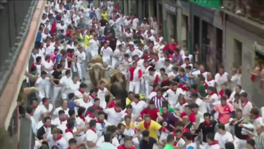 Corrida de touros deixa sete feridos na festa de Pamplona 