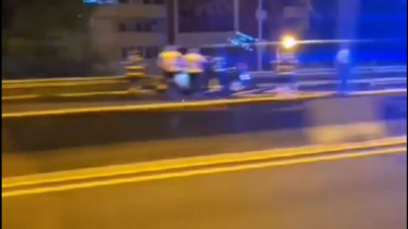 Carro arde durante madrugada na Segunda Circular em Lisboa