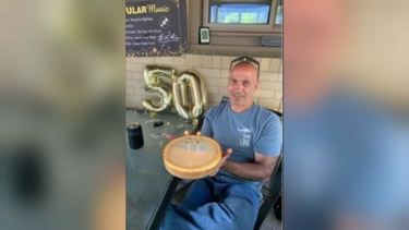 Homem morto a tiro no comício de Trump era chefe dos bombeiros e tentou proteger a filha e a mulher