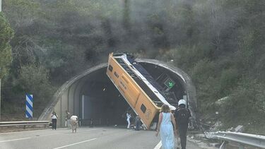 Autocarro com trabalhadores da dona da Zara capota em Barcelona. Três pessoas em estado crítico