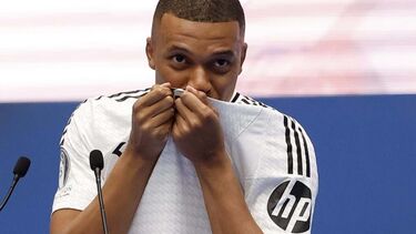 Euforia na apresentação de Mbappé no estádio do Bernabéu 