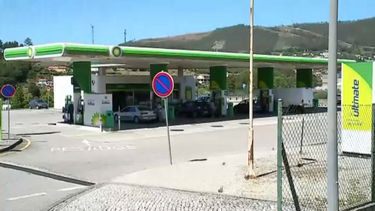 Encapuzados assaltam posto de combustível em Vale de Cambra e levam mais de 600 maços de tabaco