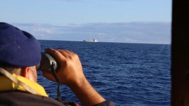 Marinha acompanha navios russos