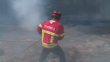 Incêndio de grandes dimensões lavra em Ourém. Há mais de 220 bombeiros e 11 meios aéreos no combate às chamas