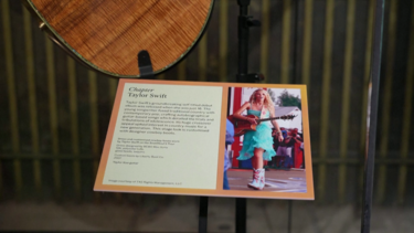 Atenção swifties! Objetos pessoais da cantora Taylor Swift vão estar em exposição em Londres