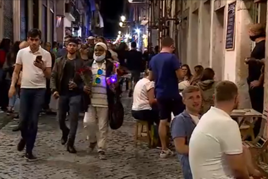 Polícias de folga atacados por vingança de episódios anteriores no Bairro Alto