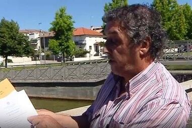 Avô reclama quatro mil euros de pensão de alimentos: Mãe de criança de oito anos emigrou e não telefona à filha