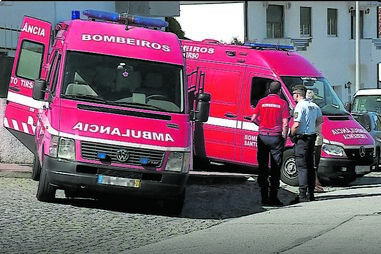 Os bombeiros de Santo Tirso foram chamados ao local