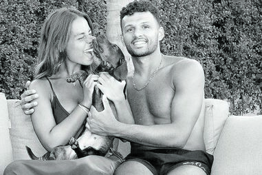 Gonçalo Ramos, a namorada e a cadela 