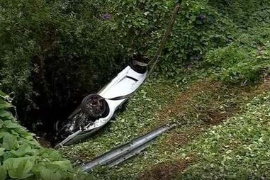Despiste de carro faz dois feridos em Santo Tirso