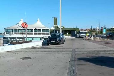  Jovem de 22 anos morto à facada na praia de Carcavelos