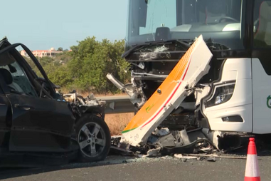 Dois homens morrem em colisão na EN125 em Almancil. Trânsito cortado
