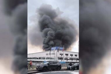 Incêndio deflagra na zona Industrial do Porto