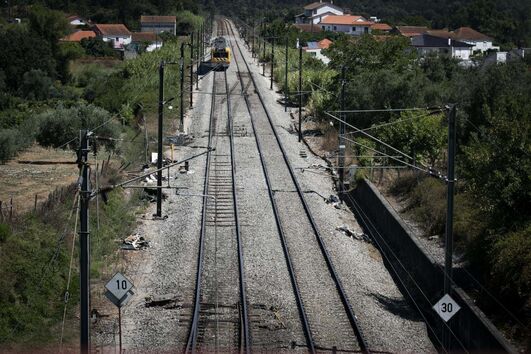 Linhas do Norte, Cascais e Douro continuam com constrangimentos