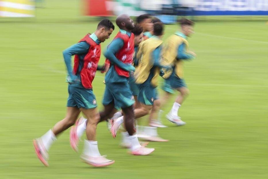 Jogadores de Portugal treinam em Marienfled