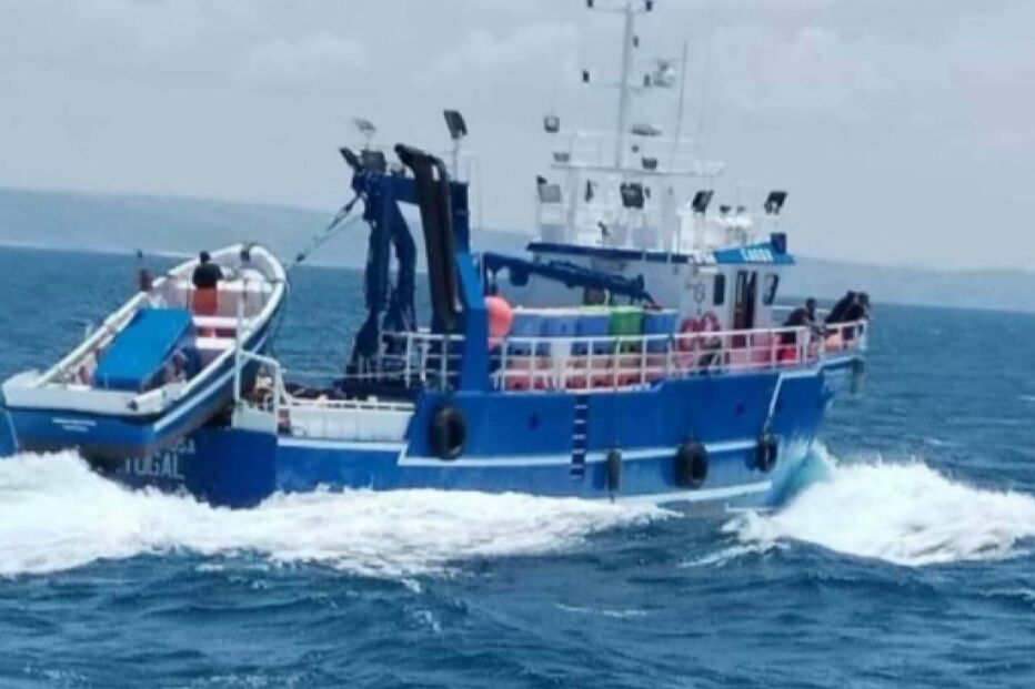 Embarcação de pesca afunda em São Pedro de Moel