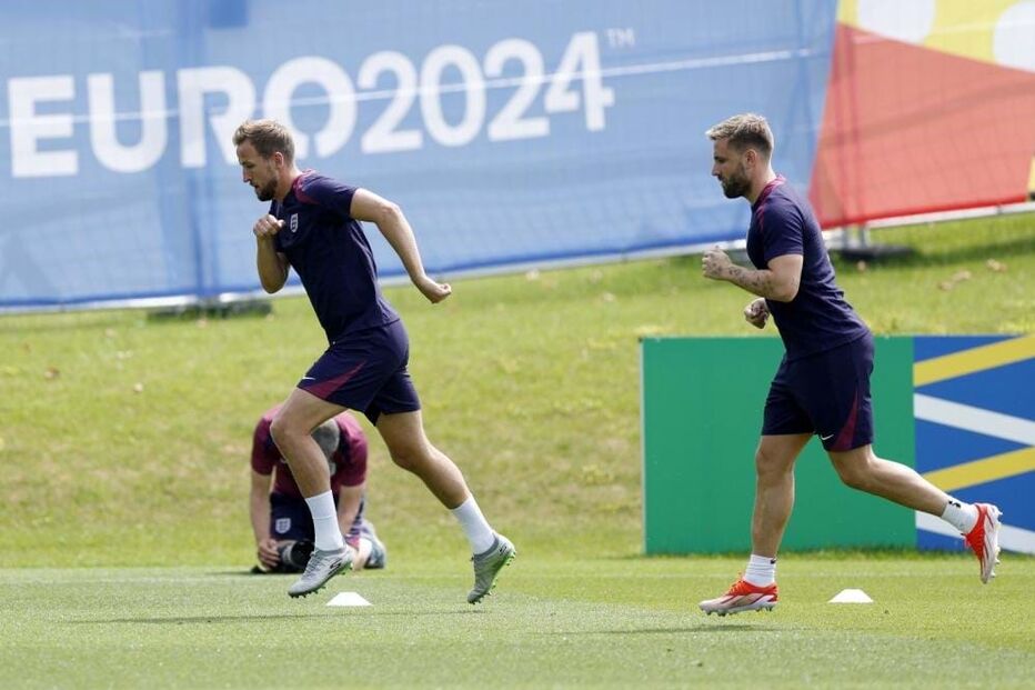 Luke Shaw, quando muito, estaré pronto para competir nas 'meias'