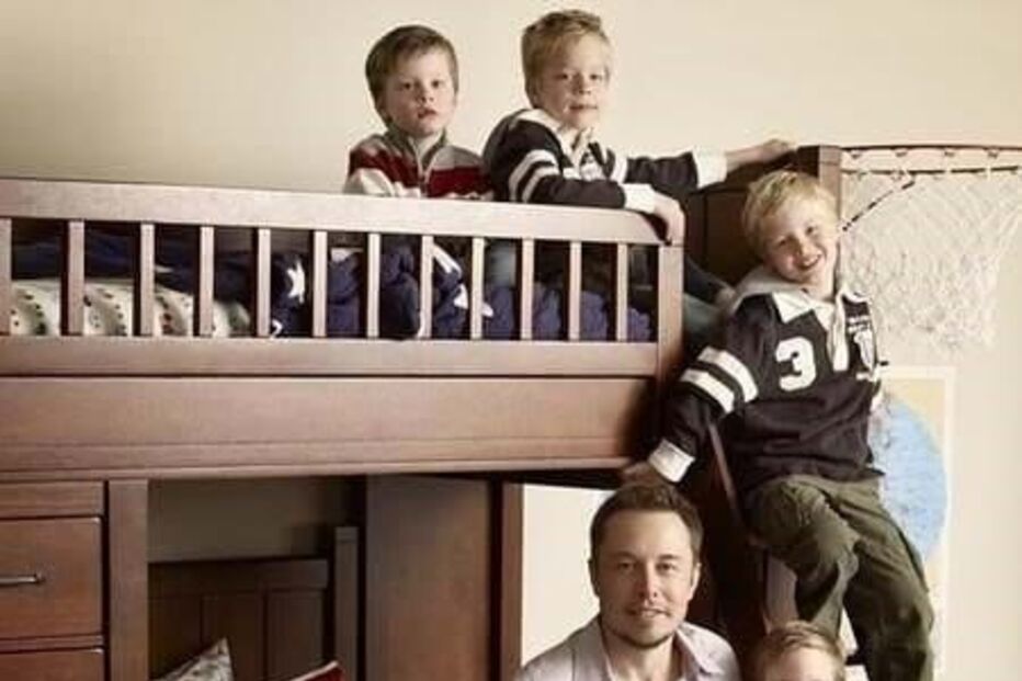 Elon Musk com alguns dos filhos