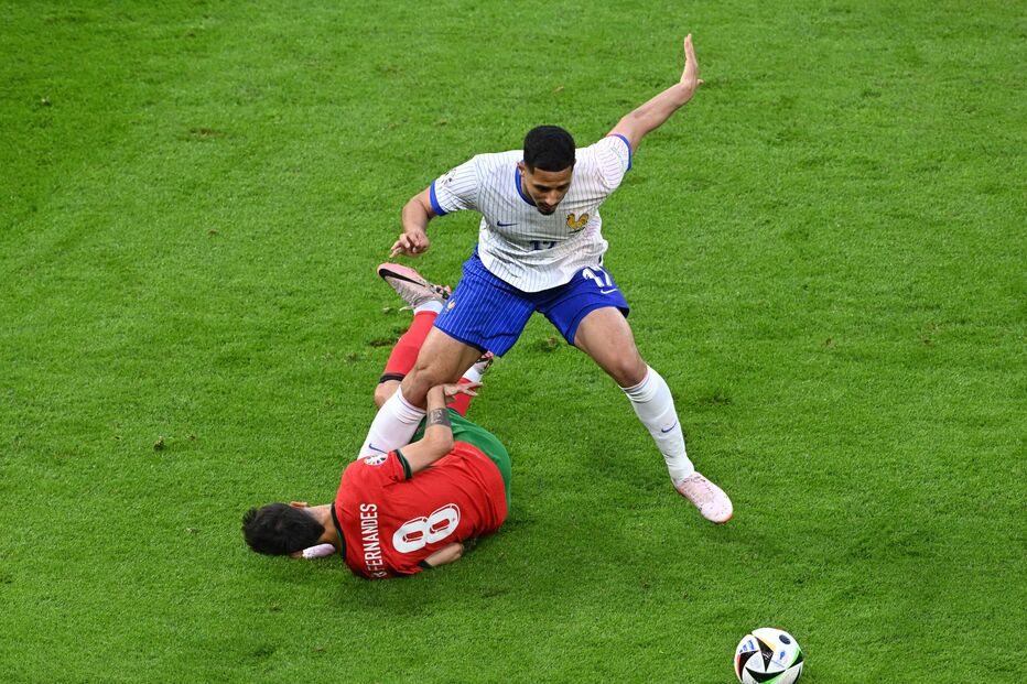 William Saliba e Bruno Fernandes no Portugal-França do Euro 2024