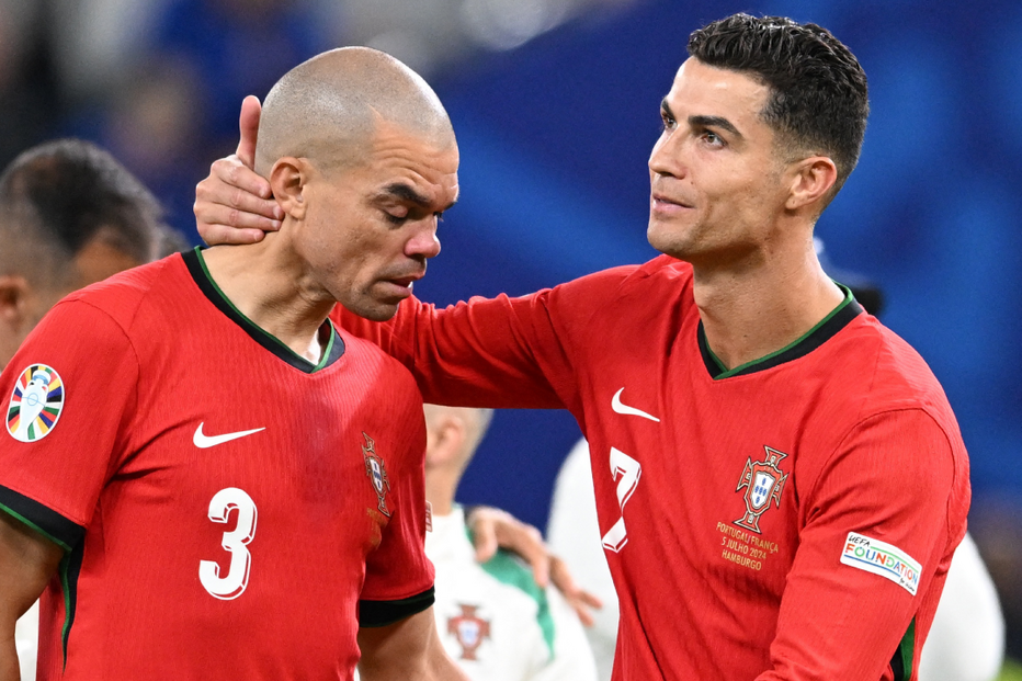 2024-07-05_23_09_03 2024-07-05T215028Z_1851564987_UP1EK751OO2K1_RTRMADP_3_SOCCER-EURO-POR-FRA-REPORT.png