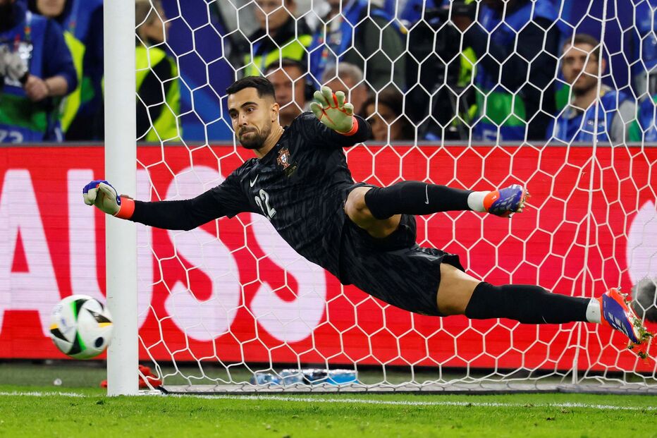 Diogo Costa (guarda-redes titular) - Pontuação 6