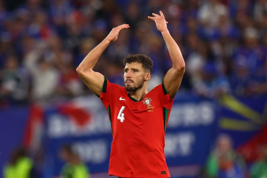 Rúben Dias, titular - 6