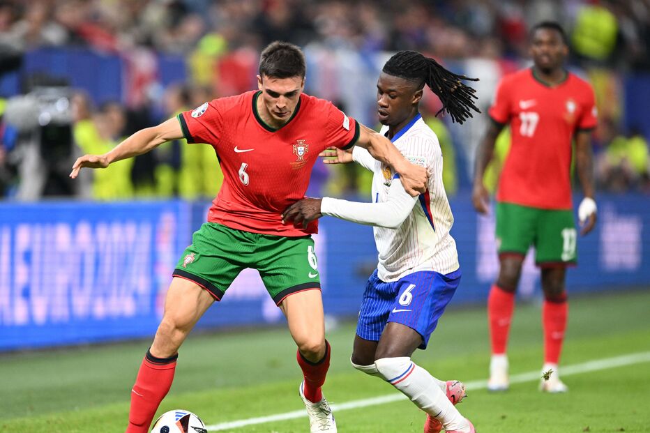 João Palhinha, titular substituído ao minuto 90+3' - 6