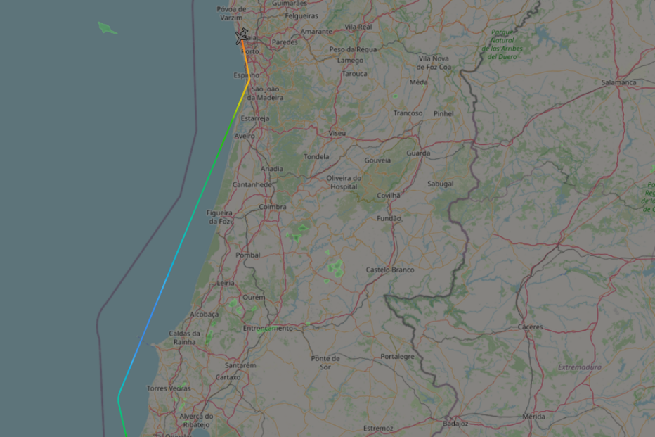 O trajeto do voo de Musk entre Lisboa e Porto