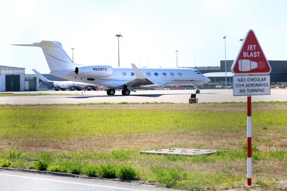 Elon Musk deixa Cascais rumo ao Texas com escala no Porto