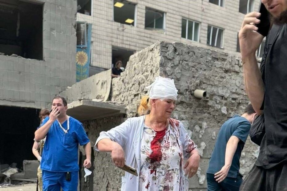 Ataque russo em Kiev com pelo menos cinco mortos atingiu hospital pediátrico