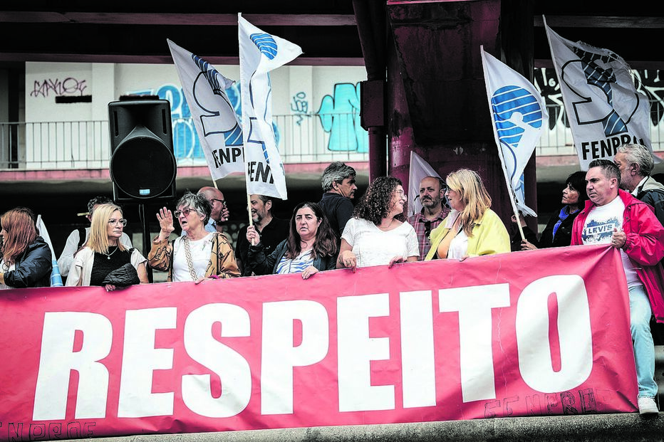 Professores em protesto exigiram a revisão das regras da Mobilidade por Doença