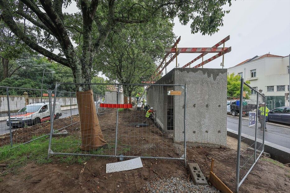 Estações desenhadas por Siza Vieira para o metrobus do Porto