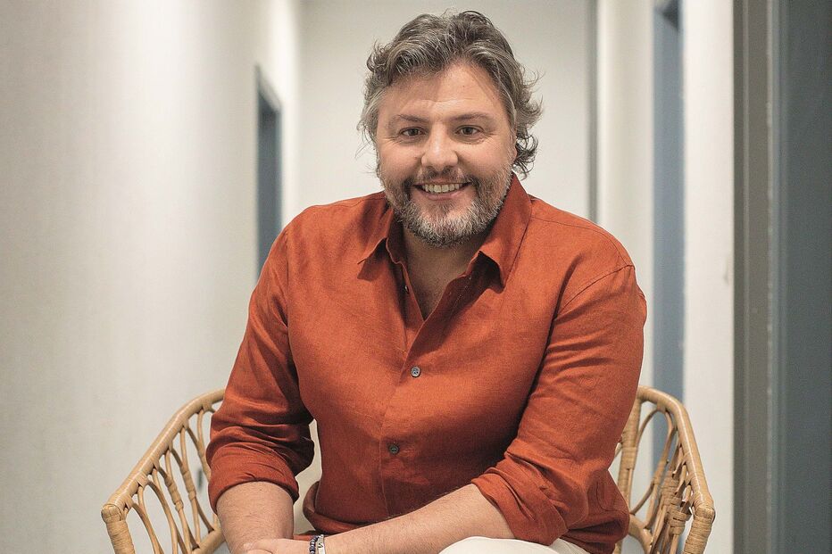 ‘Podia Ter Esperado por Agosto’, que Mourão realizou, escreveu, produziu e protagonizou, estreia na 5.ª feira nos cinemas de todo o País 