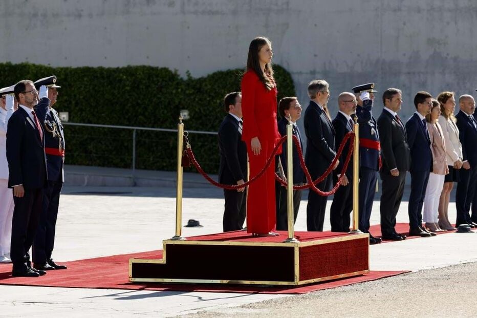 Princesa Leonor parte do aeroporto de Barajas, em Madrid, rumo a Lisboa