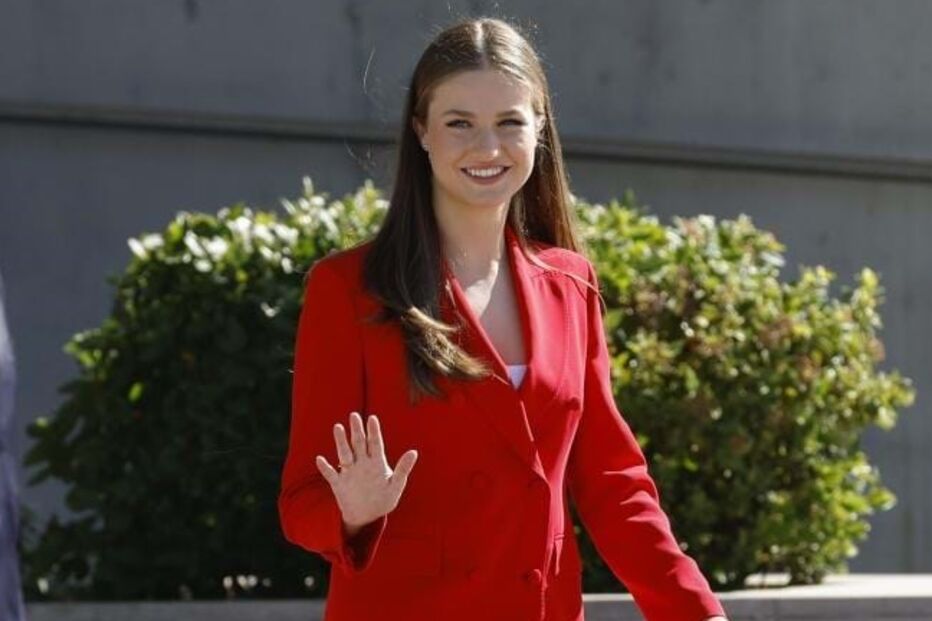 Princesa Leonor parte do aeroporto de Barajas, em Madrid, rumo a Lisboa