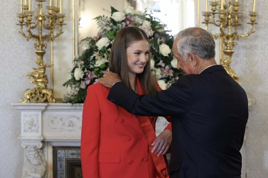 Princesa Leonor recebida com honras militares em Belém