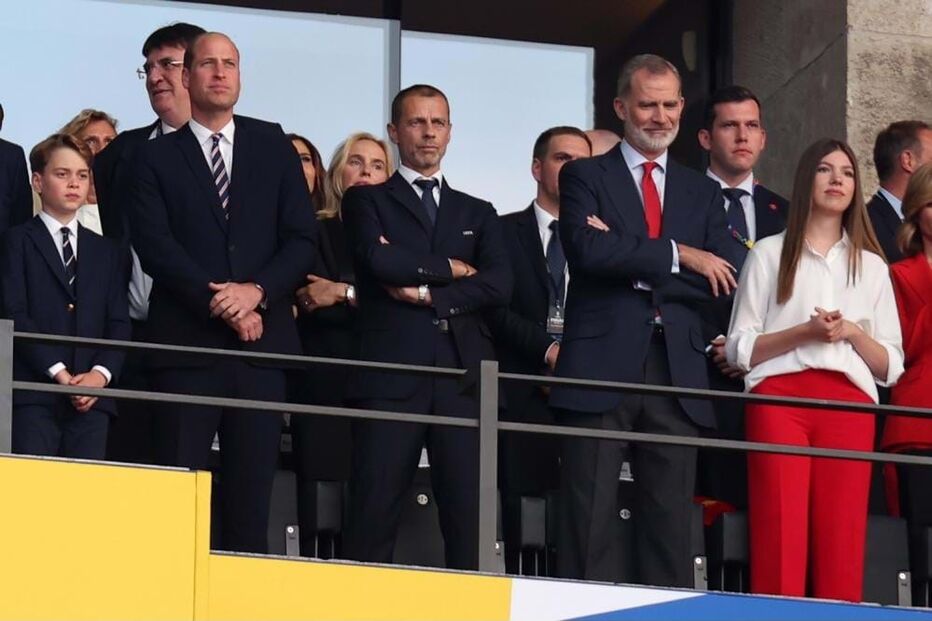 Príncipe William com o filho George e Rei Felipe VI com a Infanta Sofía