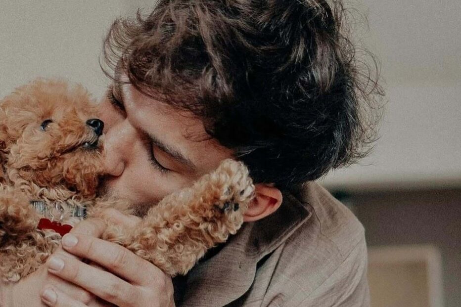 Francisca Cerqueira Gomes e Pierre Gasly apresentam novo membro da família 