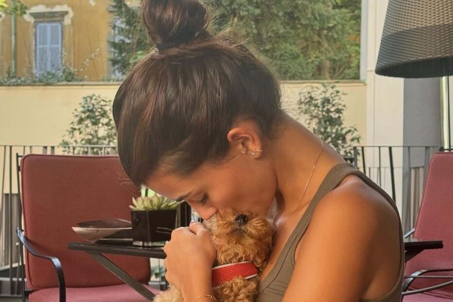 Francisca Cerqueira Gomes e Pierre Gasly apresentam novo membro da família 