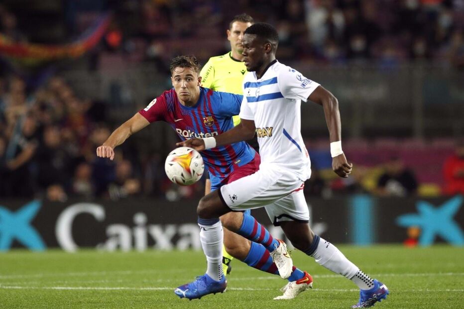 Loum ao serviço do Alavés, o primeiro dos três clubes a que foi emprestado desde 2021 