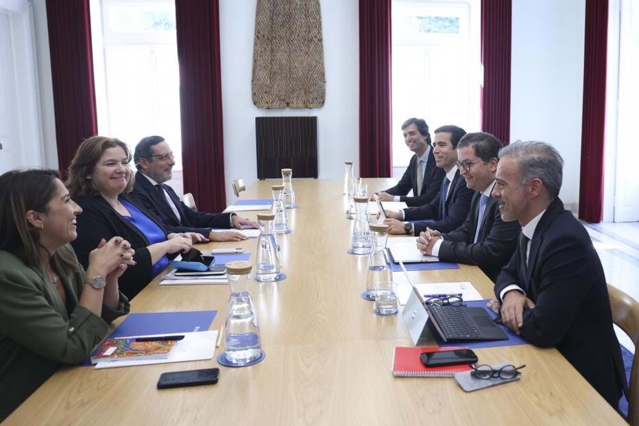 Reunião do Governo com o PS