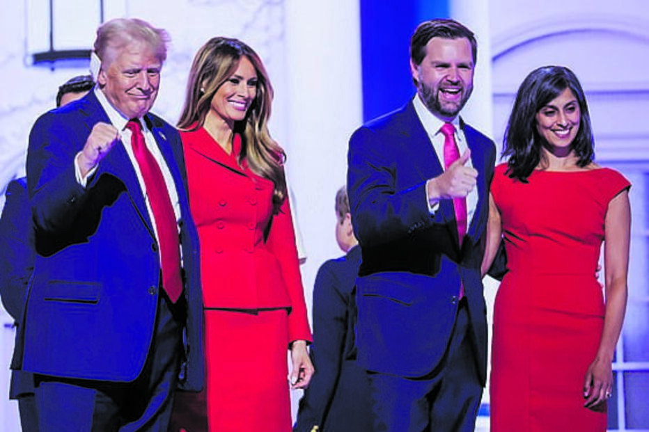 Donald Trump e J.D.Vance, candidato a vice-presidente, com as respetivas mulheres