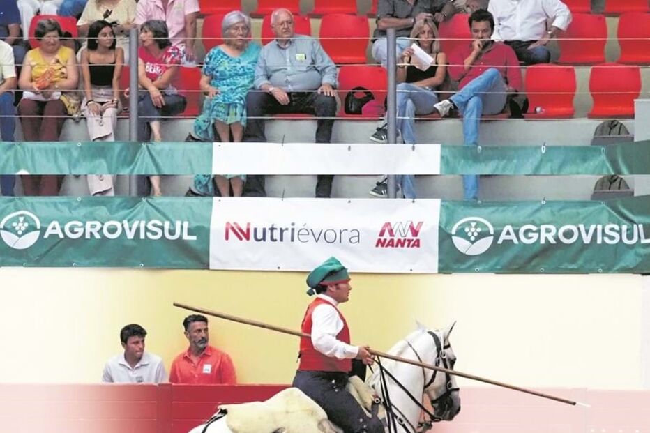 João Neves e o pai assistiram à corrida mesmo junto à arena